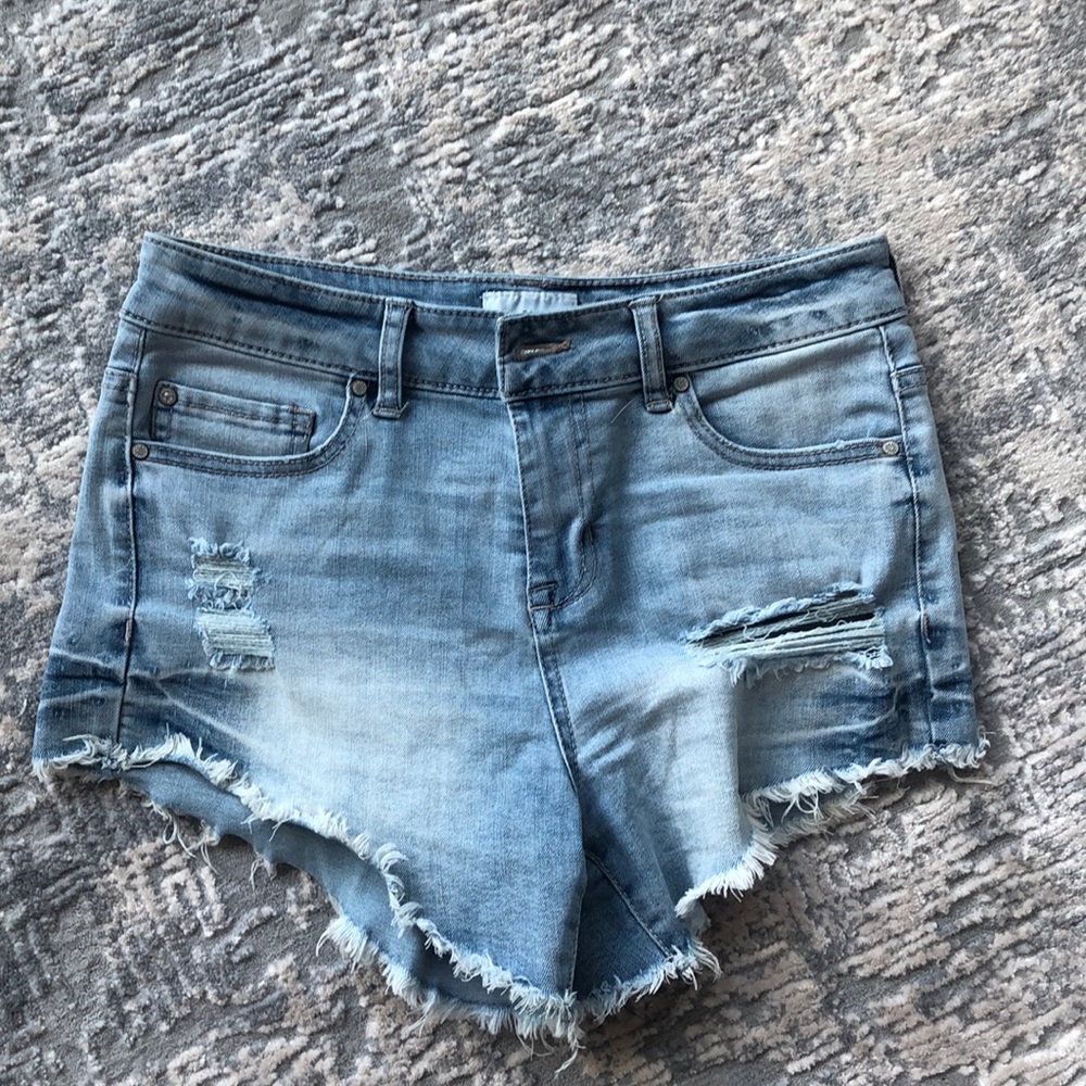 Celebrity Pink Jean Shorts size 28